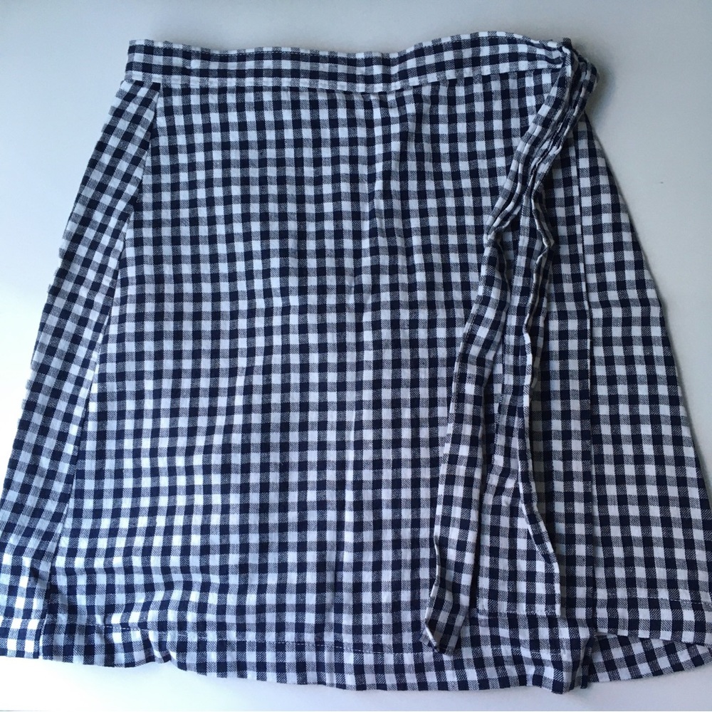 Abercrombie & Fitch Linen Cotton Wrap Skirt
Navy Blue Checker Gingham - Picture 2 of 8